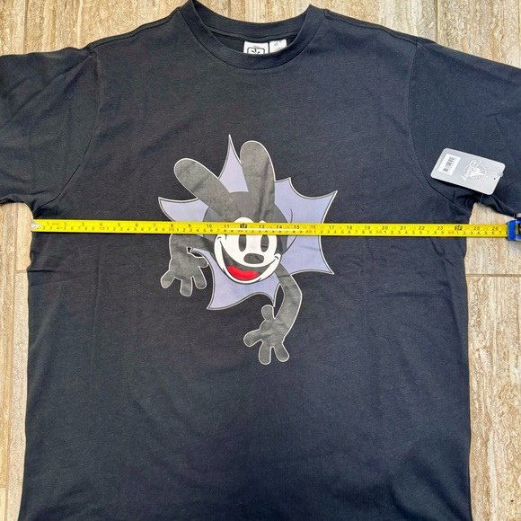 Oswald The Lucky Rabbit Burst Tee Unisex Size XL Disney Parks World Mickey NWT - Picture 6 of 8
